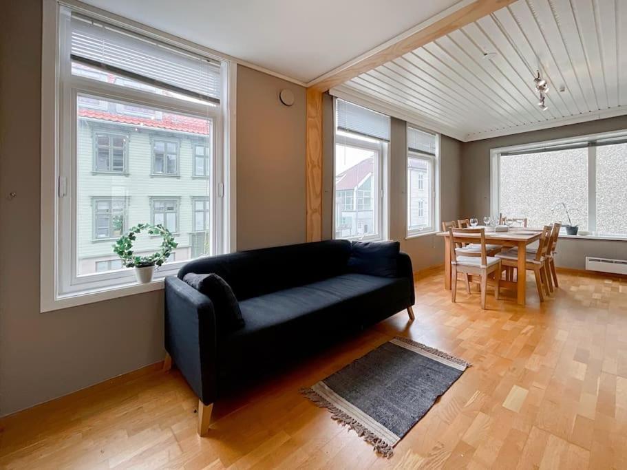 Ledaal Place 2 By Apartment Stavanger
